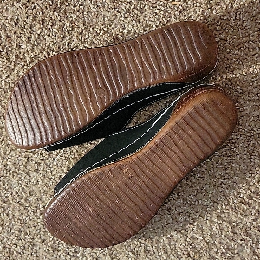 Black Ladies Sandals With Flower Detail NEW Sz10.5 - Picture 4 of 6